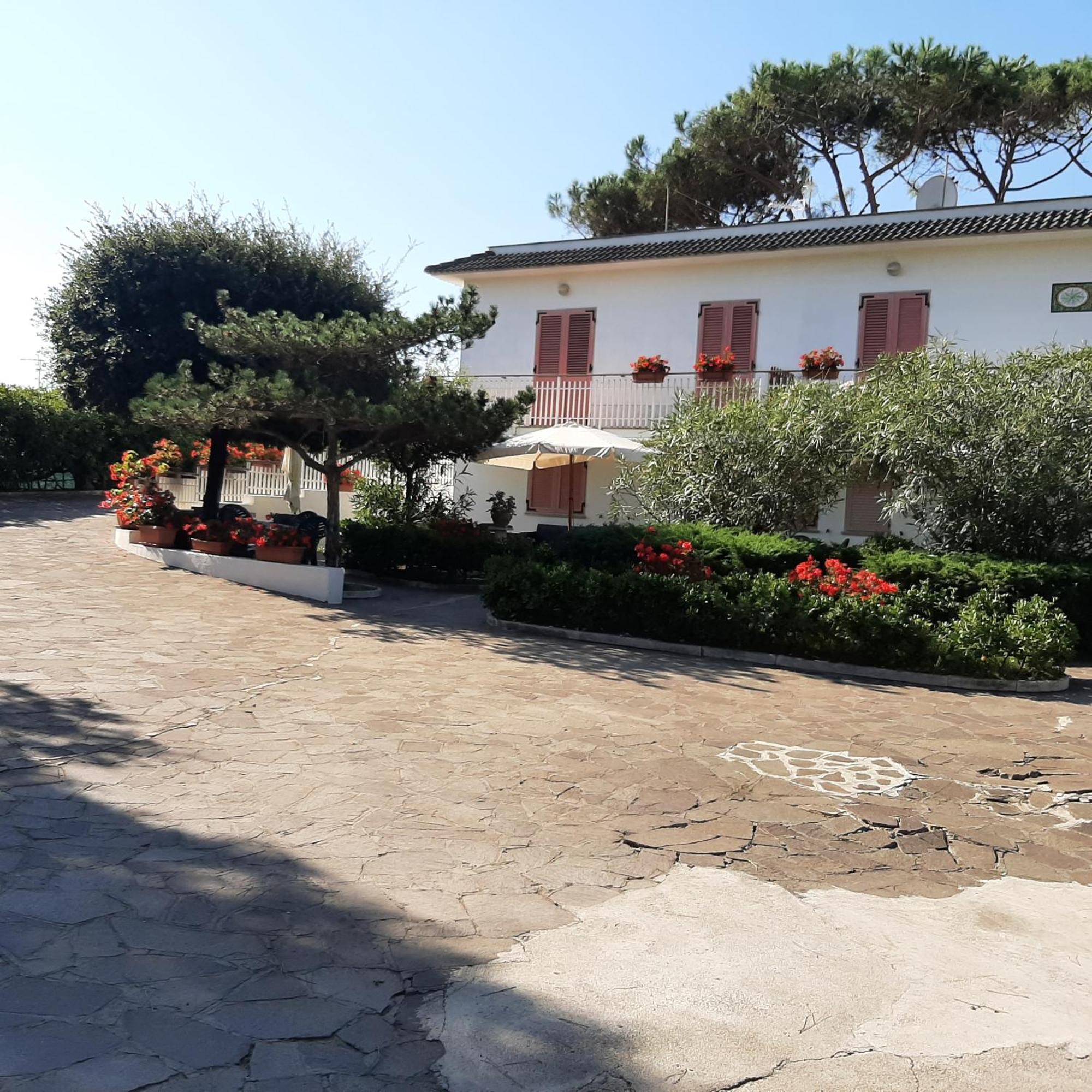Appartamento In Villa Valentini, Fronte Mare, Giardino E Parcheggio Privato, Wifi, Dotato Di Tutti I Confort, Nel Golfo Di Gaeta Minturno Eksteriør bilde